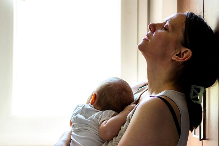 Une nouvelle maman surprend son mari et leur baby sitter grâce à la caméra One Daily