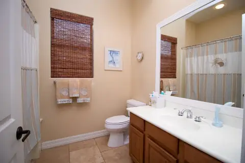 Clever Bathroom Cleaning Hacks to Effortlessly Keep It Spotless