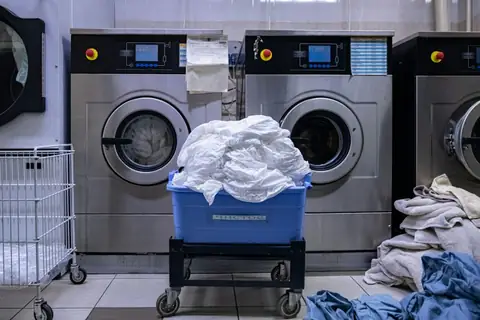 TikToker Shares Smart Laundry Hack Using Basic Household Materials