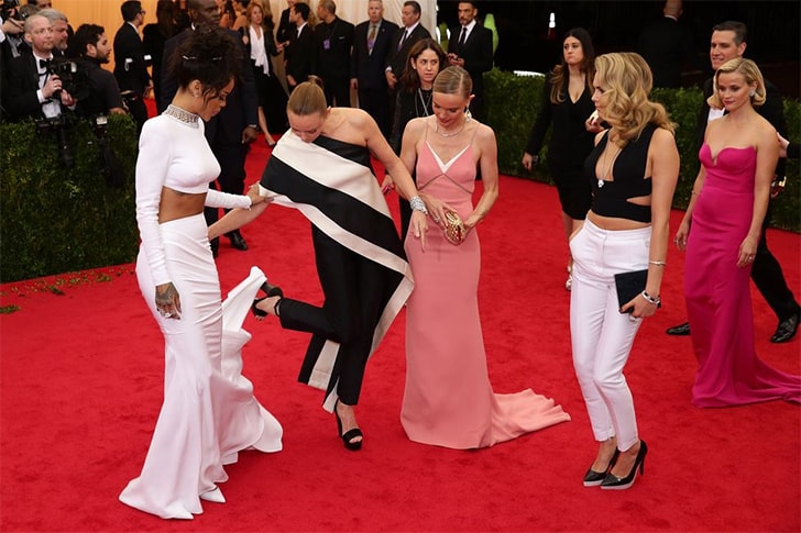 The Most Epic Red Carpet Fails of All Time Will Make You Cringe - One Daily